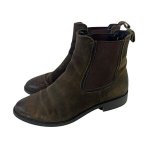 Thursday Boot Co “the duchess” dark olive suede size 8